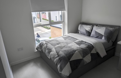 Dublin House | Private Rooms in a Peaceful Neighborhood