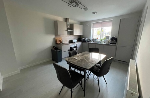 Dublin House | Private Rooms in a Peaceful Neighborhood