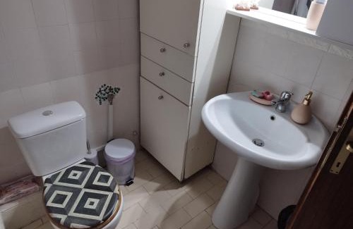 Kalamaria House | Private Rooms in shared house