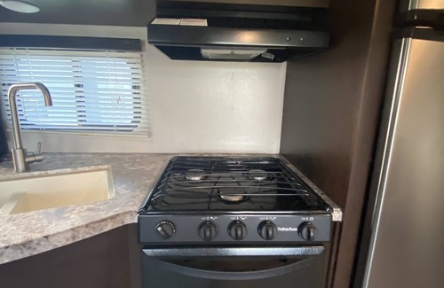 Skidmore RV Rental | Private RV with free parking