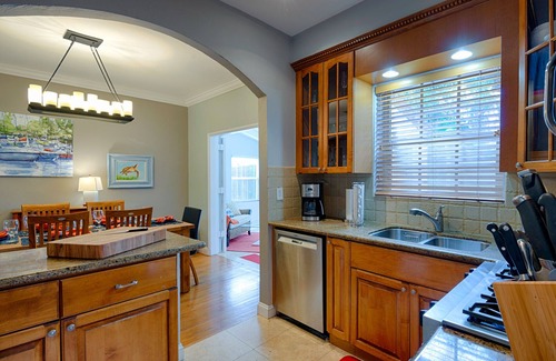 Coral Way House | Private Saltwater Pool! Gated Off-Street Parking. 3Bed2Bath. Sleeps 6.