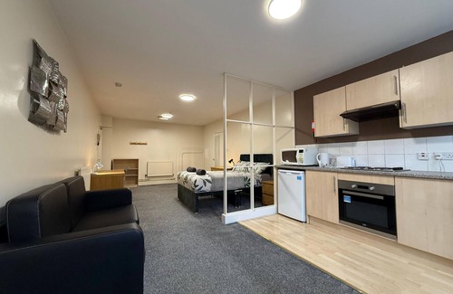 Lancaster Apartment | Private Self-Contained Studio - Central Lancaster