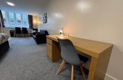 Lancaster Apartment | Private Self-Contained Studio - Central Lancaster