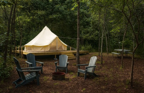 Boss Apartment | Private Stargazing Tent Dogwood Den – Peaceful Glamping with Fire Pit & Open Skies