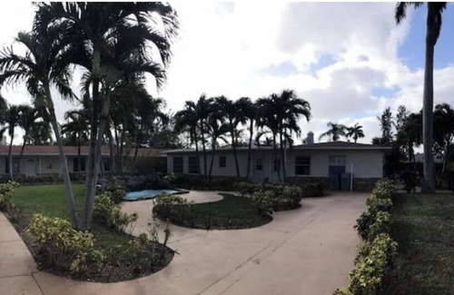 Pompano Beach Apartment | Private studio # 3, five min walking to beach.