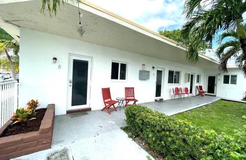 Coral Way Apartment | Private Studio blocks from Coconut Grove