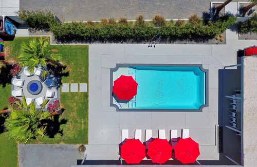 Racquet Club West Apartment | Private Studio in Neon Oasis Compound #4