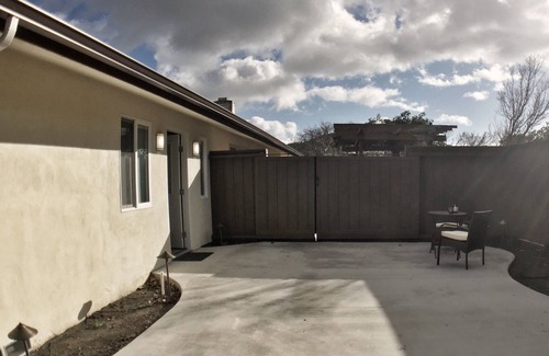 San Luis Obispo Apartment | Private studio with full kitchen & scenic views close to Cal Poly - 7day+