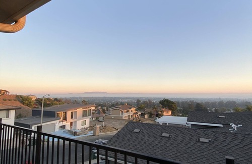 Ventura House | Private studio with beautiful city and ocean views in a newly built home