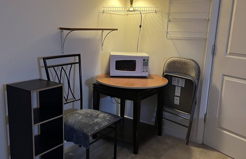 Navy Yard House | Private suite w private entrqnce. DC Short Term Rental #5007242201003894