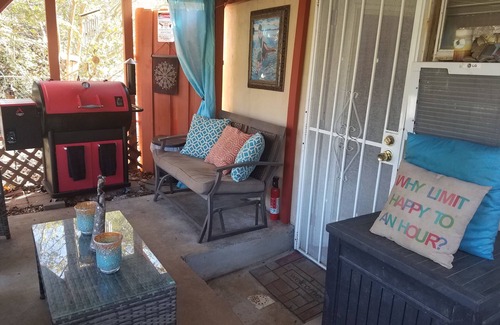 Ashley Oaks House | Private Suite ❤ with Hot Tub & cabin features for a couples retreat in the city!