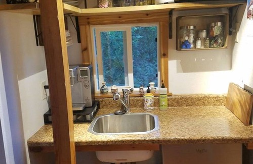 Beaverton Cabin | Private tiny forest cabin near Portland and local wineries.