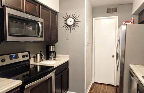 Southwest Raleigh House | Private Townhome in central Raleigh