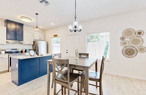 San Antonio Condo | Private townhome with full kitchen, patio and close to everything