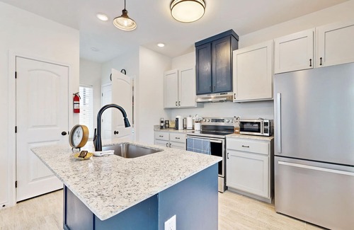 San Antonio Condo | Private townhome with full kitchen, patio and close to everything