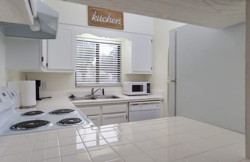 Gainesville House | Private Townhouse at Foxmoor - Only Blocks to UF