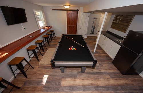 Delaplane House | Private Trail To Wine: 5-bedroom Farmhouse In Heart Of Virginia Horse Country