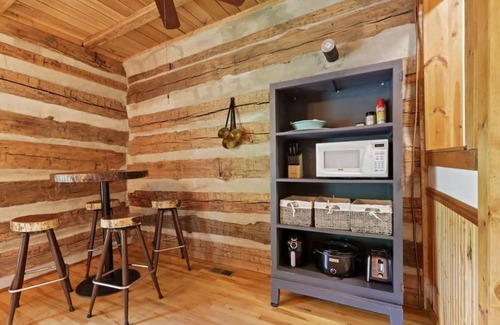 Rockbridge House | Private, unique log cabin with hot tub, 3 BR/2 bath