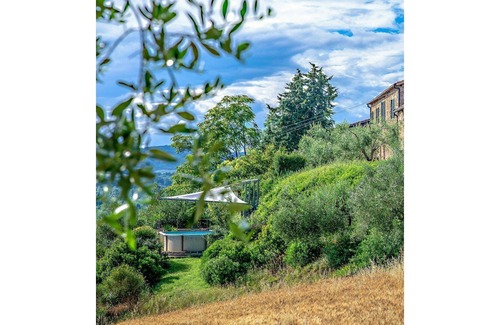 Monte Antico Villa | Private Villa with A/C, WIFI, private pool, TV, patio, pets allowed, panoramic view, parking