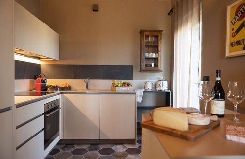Monteu Roero Villa | Private Villa with A/C, hot tub, WIFI, private pool, sauna, TV, patio, panoramic view, close to Alba