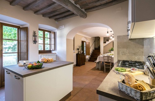 Ferretto Villa | Private Villa with A/C, WIFI, private pool, hot tub, TV, patio, panoramic view, close to Cortona