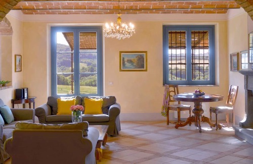 Bibbona Villa | Private villa with heated and fenced pool