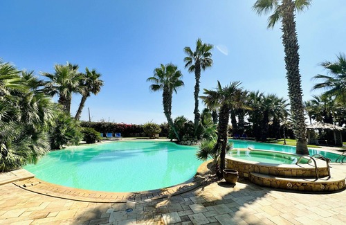 Donnalucata Villa | Private Villa with hot tub, WIFI, private pool, A/C, TV, patio, pets allowed, panoramic view