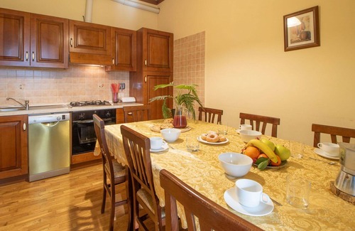 Casenuove Villa | Private Villa with private pool, WIFI, A/C, TV, patio, pets allowed, panoramic view, parking