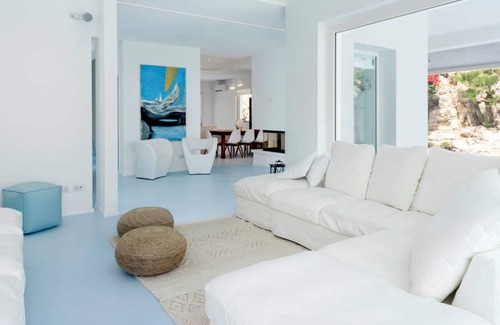 Plemmirio Villa | Private villa with swimming pool and private sea access