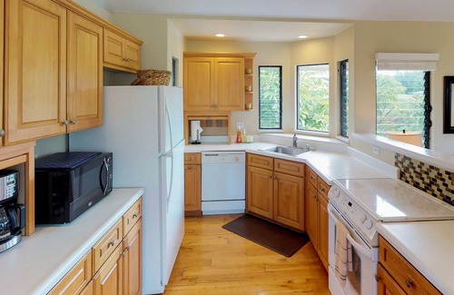 Princeville Villa | Private villa with gorgeous mountain and ocean views - beach nearby