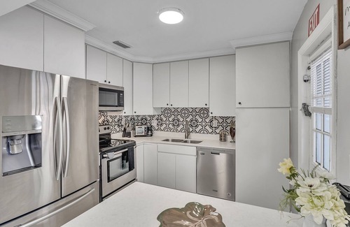 Hollywood Villa | Private VillaDelSol☀️6Bedroom4Bath HeatedPoolHome🏊‍♀️🏠