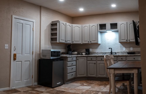 Sandy Apartment | Private Wasatch Mountain Foothill Studio w/Jetted Tub ★MONTHLY DISCOUNT★