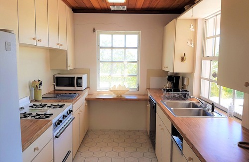 Spanish Wells House | Private Waterfront Home With 180* Sea Views - 2 Bed/2Bath