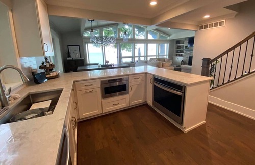 Port Austin Cottage | Private Waterfront Cottage w/your own Beach & Amazing Sunsets, 3 bdrm sleeps 8