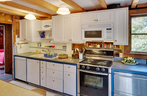 Falmouth House | Private White Sand beach - warm water awaits!