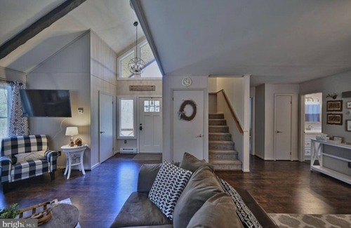 Lake Harmony House | Private Wooded Home w/Hot Tub & Game Room