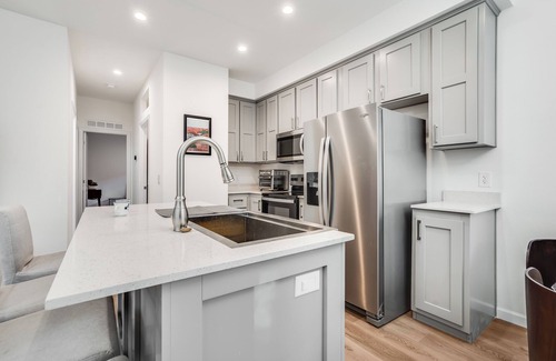 Vineyards - Avalon House | Privately Secluded 2-BR Guesthouse in Fremont