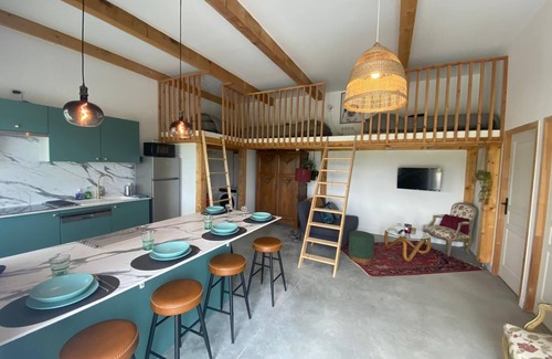 Beziers City Centre House | Privatization of the Domaine's gîtes for 15 people with swimming pool, jacuzzi and brazier