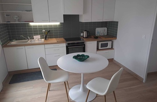 La Remigeasse Apartment | Privileged, calm, bright site 800 m from the beaches of Remigeasse and Perroche