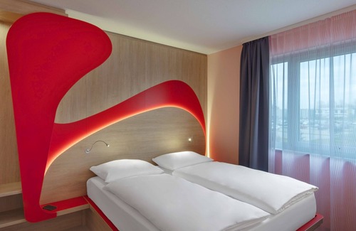 Hallbergmoos Hotel | Prize by Radisson, Munich Airport