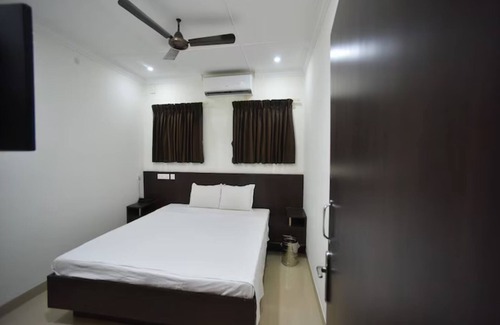 Erode Hotel | PRM Aruna Lodge