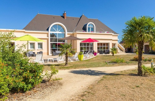 Azay-le-Rideau House | Proche du Château ! Maisonette avec accès Piscine