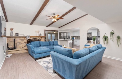 Northeast Carrollton House | Proctor Home with Game Room