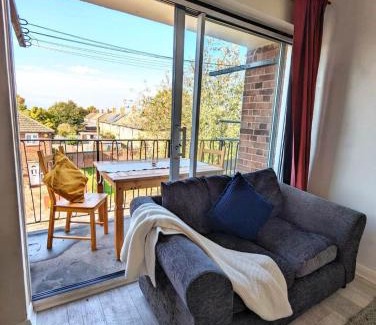 Colchester Apartment | Professional 3-bed flat