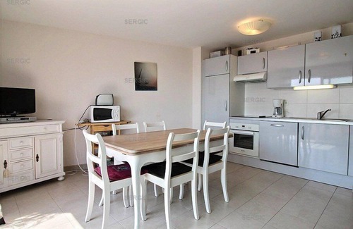 Le Crotoy Apartment | Professional ad - In a beautiful residence facing the sea