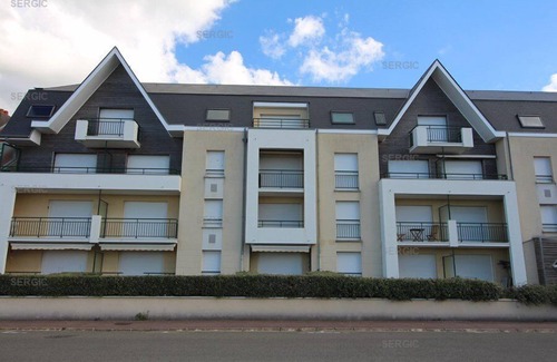 Le Crotoy Apartment | Professional ad - In a beautiful residence facing the sea