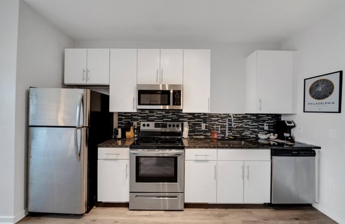 Brewerytown Apartment | Professional suite With Free Parking I Pool