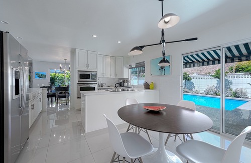 Canyon Corridor House | Professionally-Decorated Mid-Century Modern South Palm Springs Home