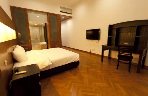Seri Tanjung Pinang Apartment | Profolio @ Straits Quay