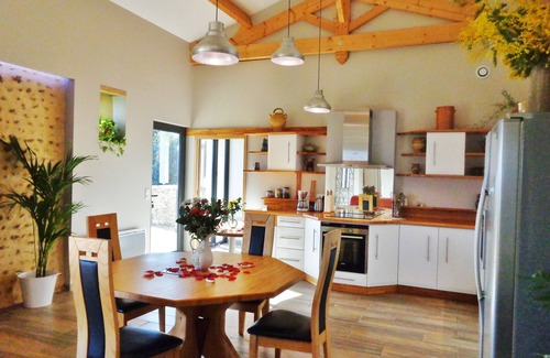 Hagedet House | PROMO 15% A WEEK OLD RENOVATED BARN WITH POOL
